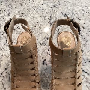 Like new Vince Camuto sandals